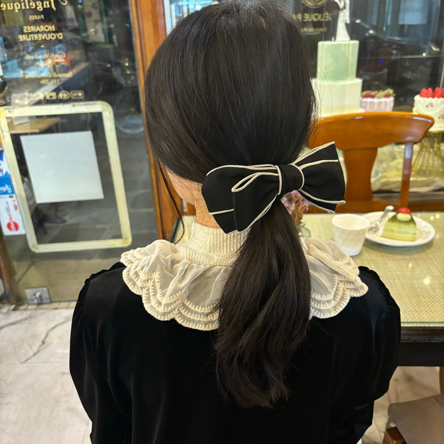 Suzy knot clip