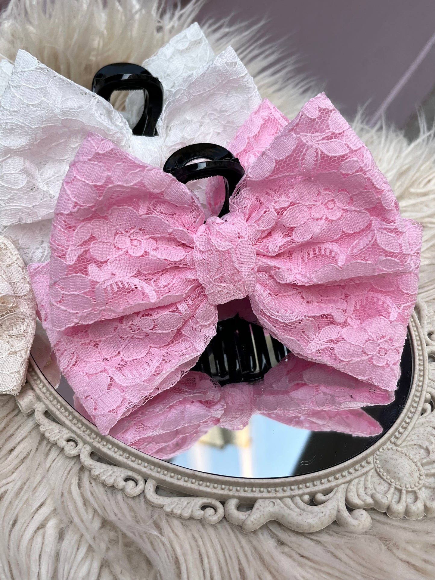 Pince à cheveux en dentelle rose