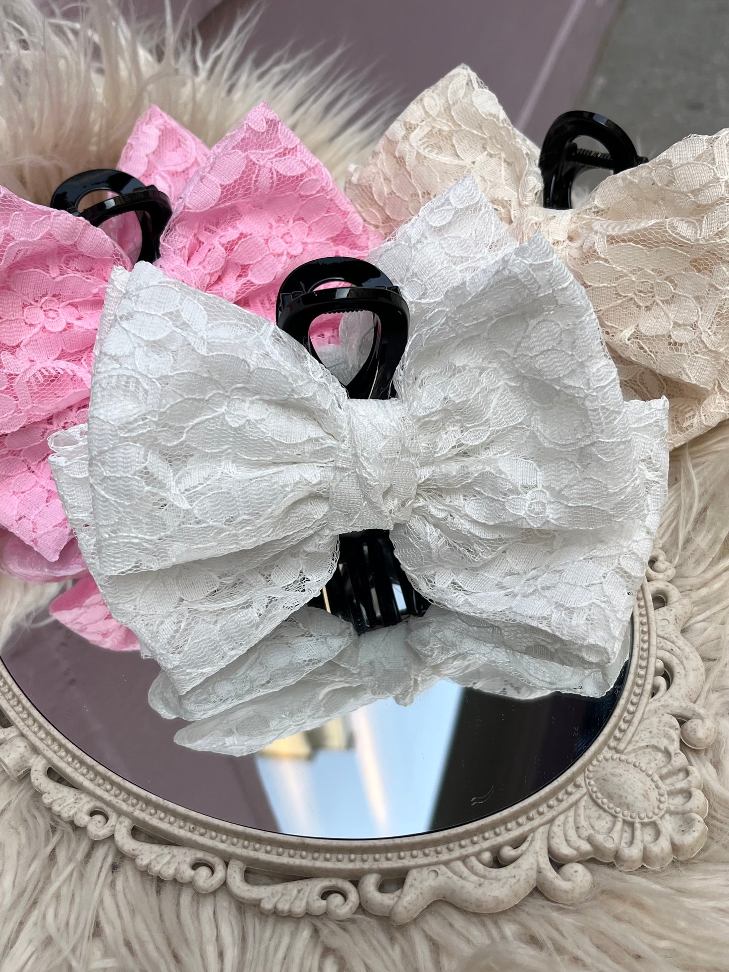 Pince à cheveux en dentelle rose