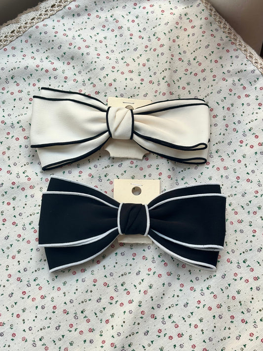 Suzy knot clip