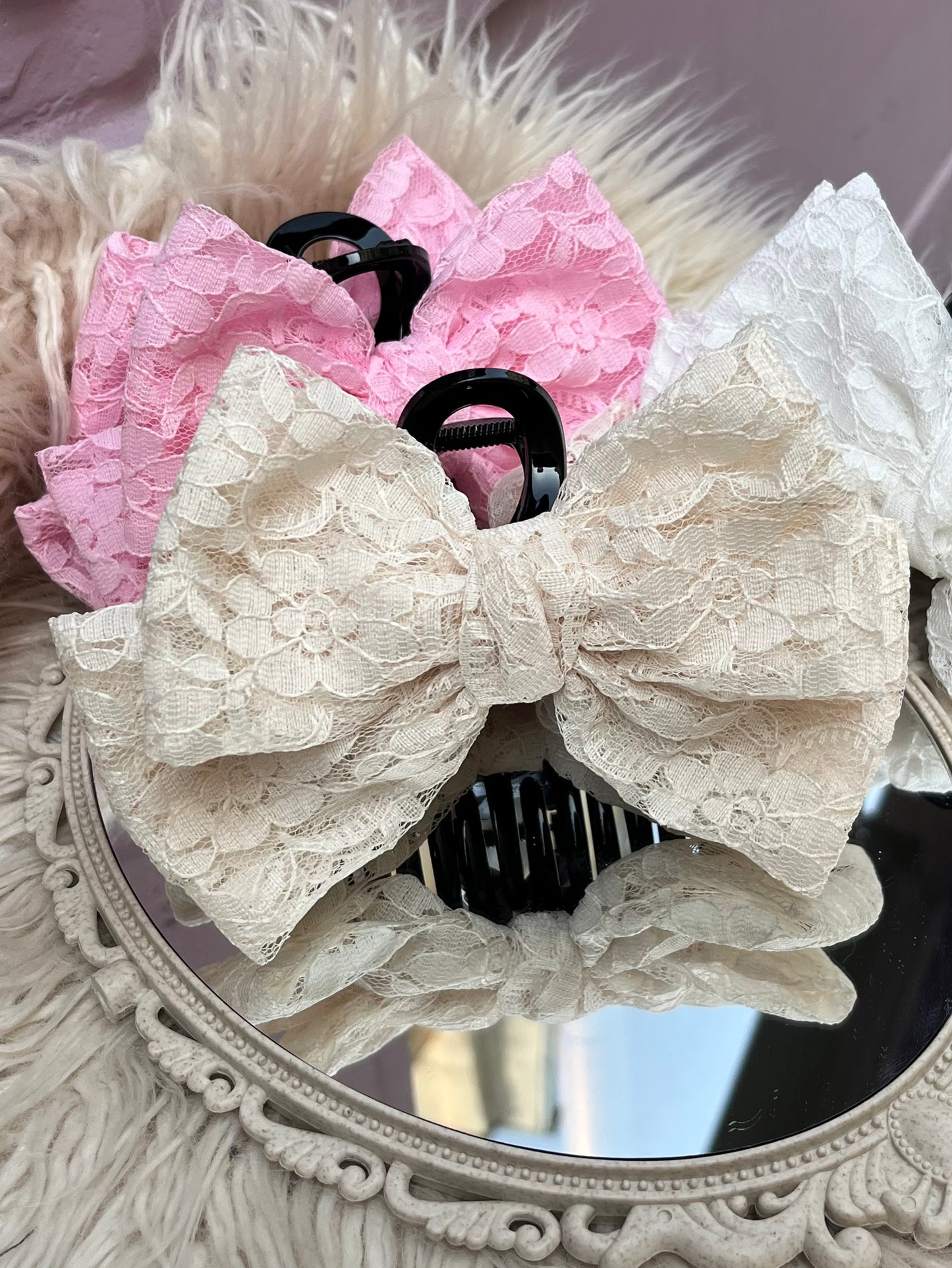Pince à cheveux en dentelle rose