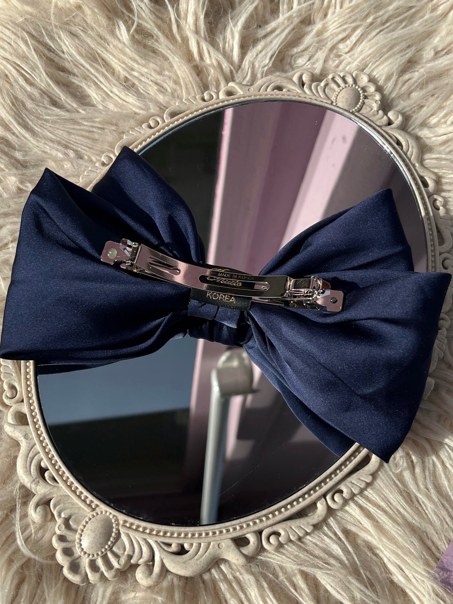 Barrette à noeud satiné bleu nuit